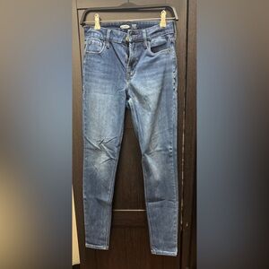 Old Navy Rockstar Super Skinny Jeans Size 2
